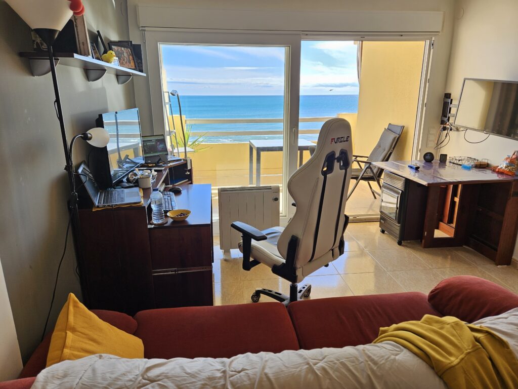 Espacio de trabajo junto al mar